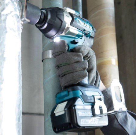 Chave De Impacto a Bateria 18V 1/2'' Pol. DTW1002RTJ + 02 Baterias 5AH + Carregador Bivolt e Maleta -Makita