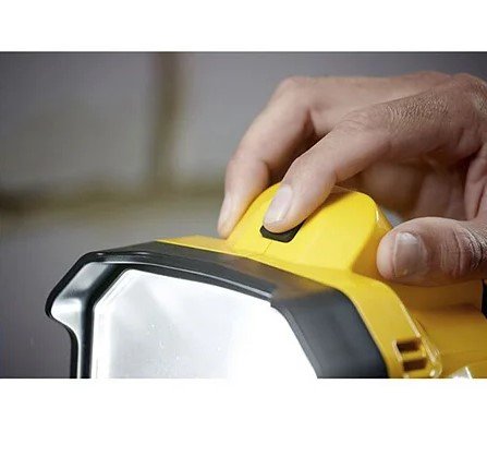 Refletor Led a Bateria 20V SCL030-B2 S/bat S/carr STANLEY