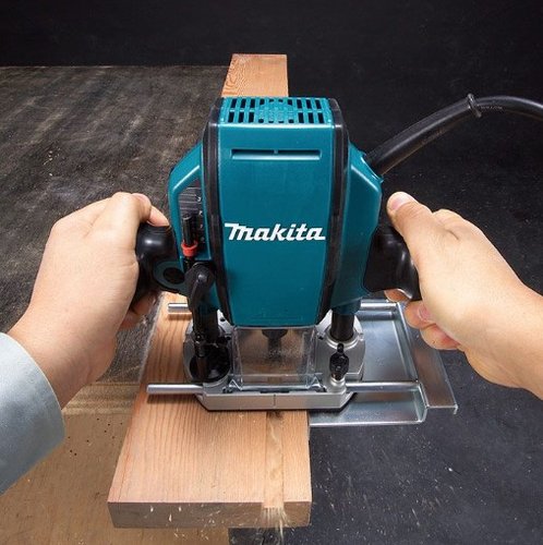 Tupia Manual de Coluna 1/4-5/6'' Pol. 900W RP0900 220V -Makita