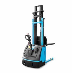 Empilhadeira Elétrica Patolada PT1645 Fast Capacidade 1.600kg Elevação 4,50m -Paletrans Empilhadeira Elétrica Patolada PT1645 Fast Capacidade 1.600kg Elevação 4,50m -Paletrans